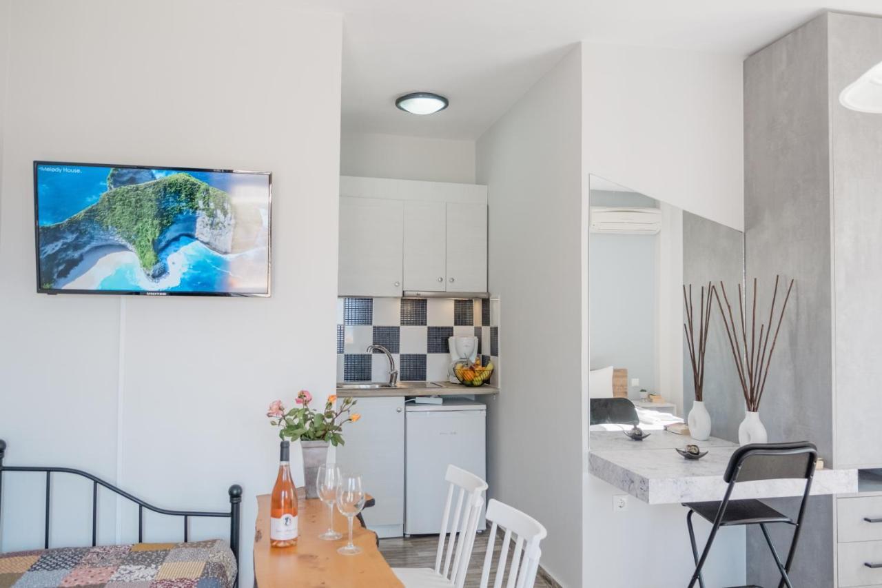 Miramare Apartments ปลาเตเนียส ภายนอก รูปภาพ